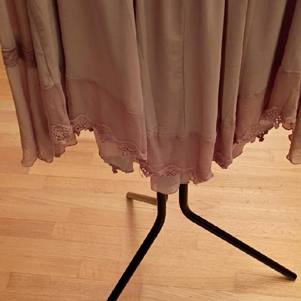 Ultra Pink Lace Yoke Long Sleeve Boho Blouse in Dusty Rose - Picture 8 of 9